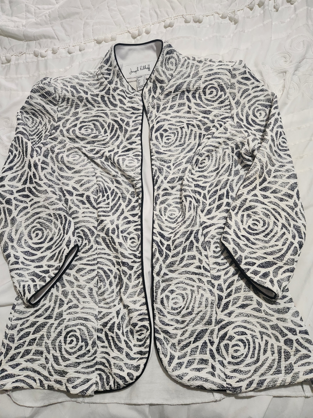Joseph Ribkoff White & Black Rose-Print Jacket
